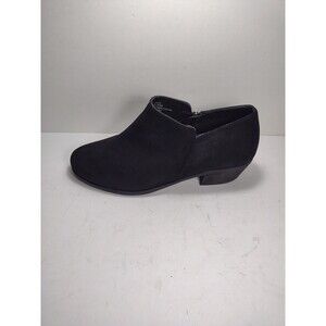 Torrid Black Faux Suede Side Dip / Zip Heel Ankle Booties Boots, Womens 10 .5 WW